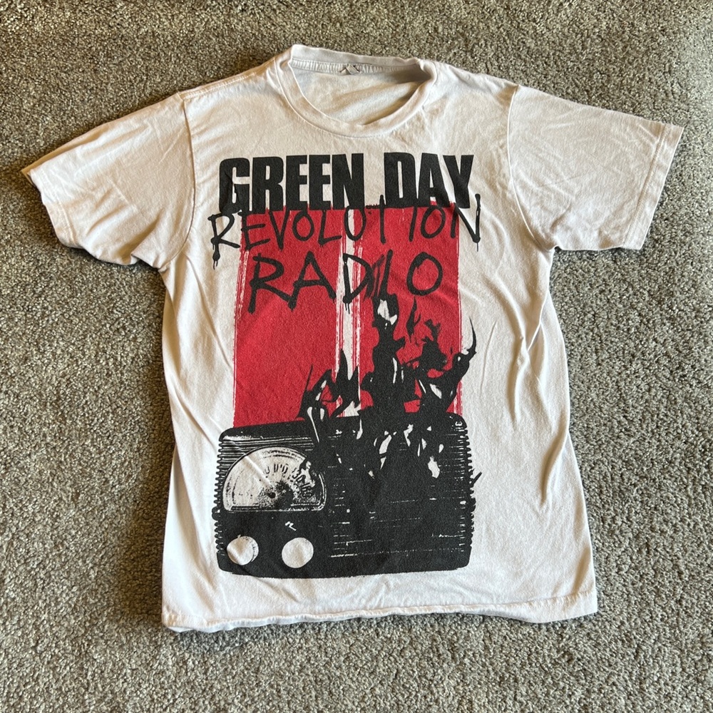 Green Day shirt mens XS white revolution radio band concert grunge rock street